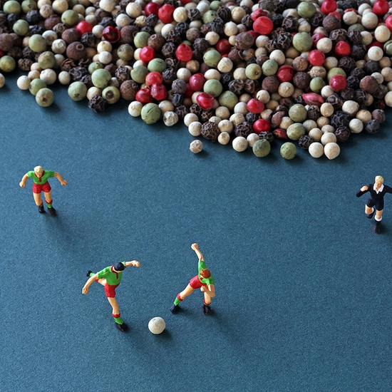 Christopher Boffoli: Peppercorn Soccer, 2013, Archival pigment ink print on metallic paper
