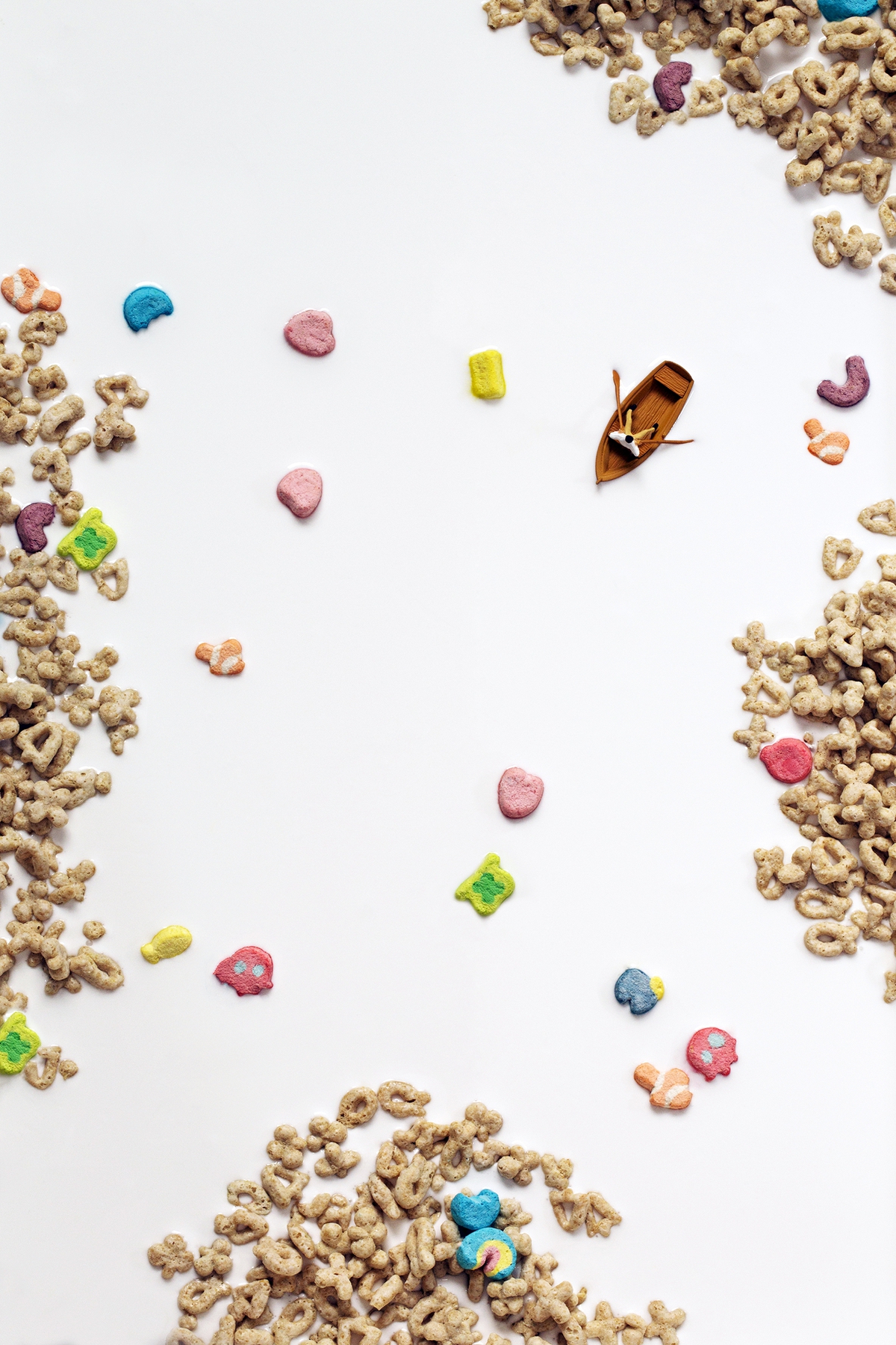 Christopher Boffoli: Cereal Rower, 2013, Archival pigment ink print on metallic paper