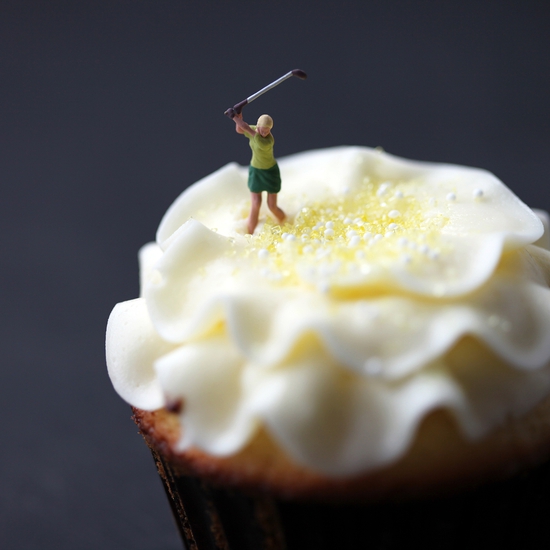 Christopher Boffoli: Cupcake Golfer, 2009, Archival pigment ink print on metallic paper