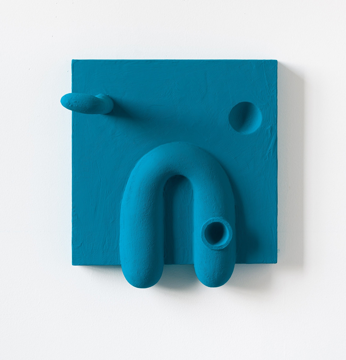 Iván Carmona: Paraíso Tropical, 2022, Ceramic, plaster paint on panel, 18 x 16 x 9.5 inches