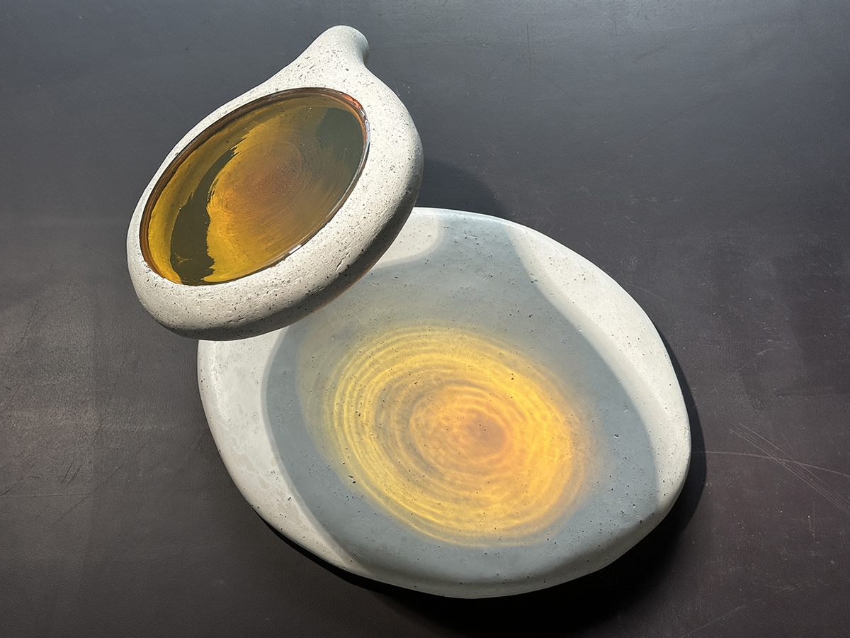 Matt Gagnon, Stage, 2025, Plaster over metal mesh, blown glass, 13 x 19 x 24 inches