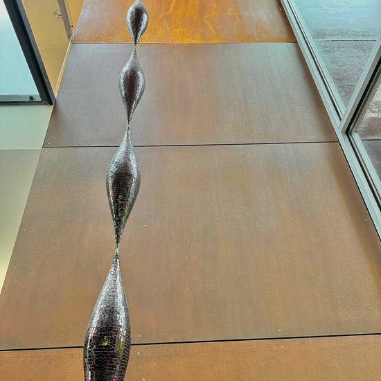 Ann Gardner: Heartline, 2007, Glass mosaic, concrete, and steel, 180 x 6 x 6 inches (each element 30 x 6 x 6")
