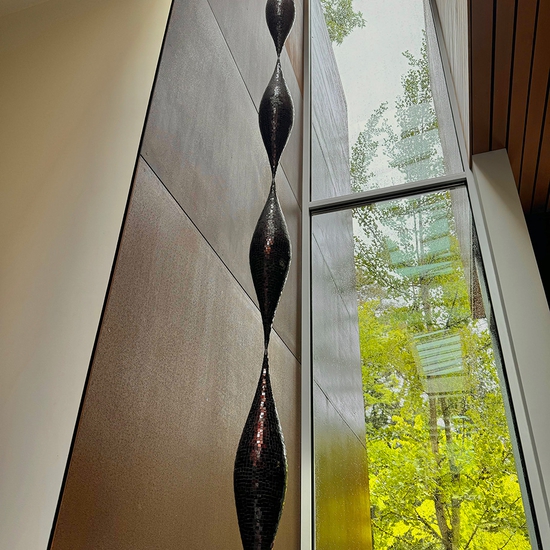 Ann Gardner: Heartline, 2007, Glass mosaic, concrete, and steel, 180 x 6 x 6 inches (each element 30 x 6 x 6")
