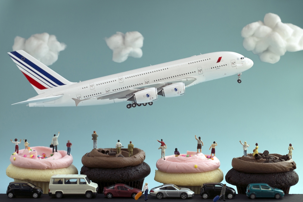 Christopher Boffoli: Cupcakes Airport, 2015, Archival pigment ink print on metallic paper
